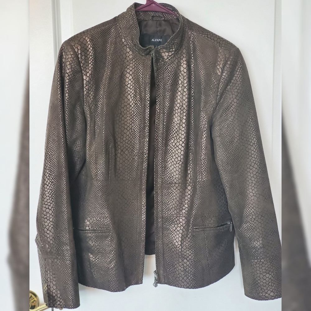 Genuine Leather (Python Print) Short-Collar Jacket